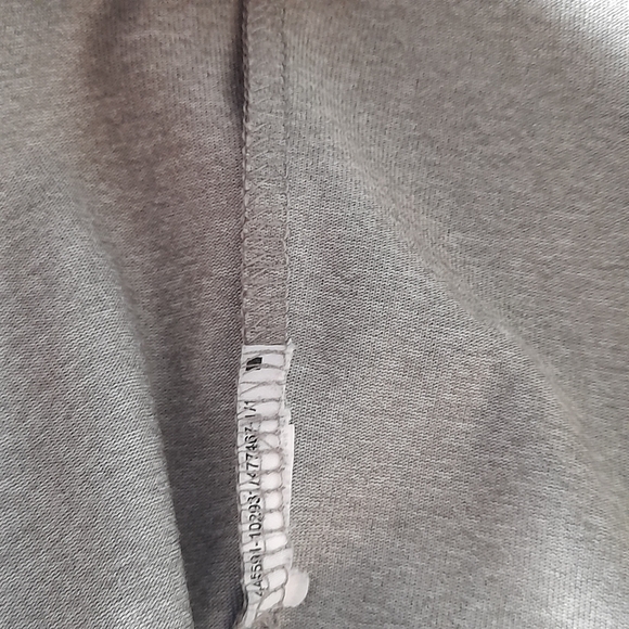 Nike Women's Grey T-Shirt Size M - Picture 6 of 6